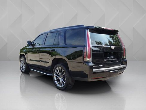 Used 2020 Cadillac Escalade Luxury AWD/4WD image 3