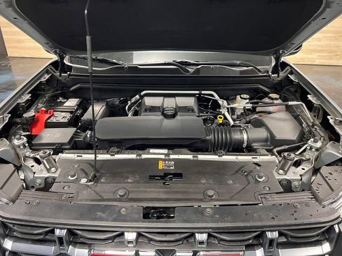 Used 2025 GMC Canyon AT4 w/ AT4 Premium Package image 18