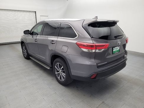 Used 2019 Toyota Highlander XLE FWD image 5