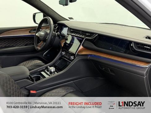 New 2025 Jeep Grand Cherokee Summit image 15