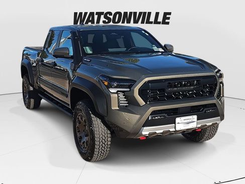 Used 2025 Toyota Tacoma Trailhunter image 1