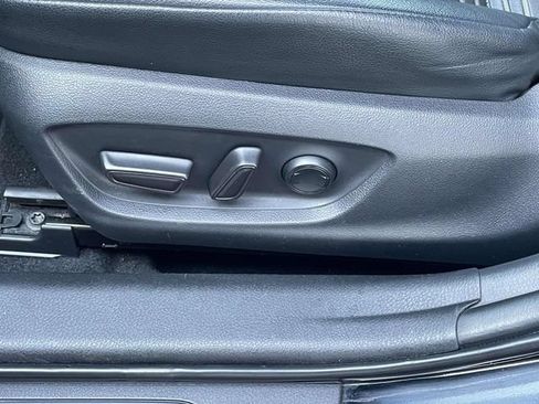 Used 2019 Toyota Camry SE FWD image 16