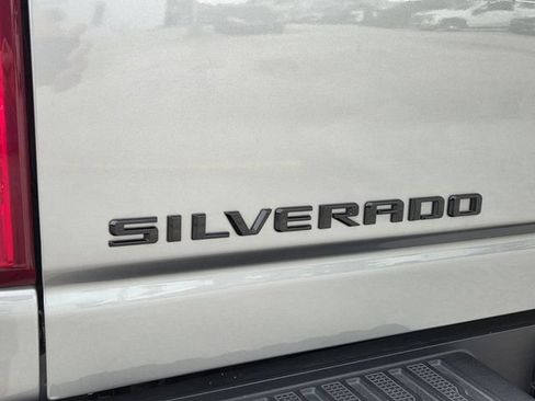 Used 2024 Chevrolet Silverado 2500 Custom w/ Custom Value Package AWD/4WD image 11