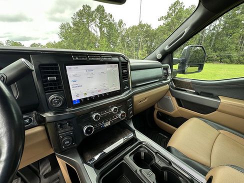 Used 2023 Ford F250 Lariat w/ Lariat Ultimate Package image 11