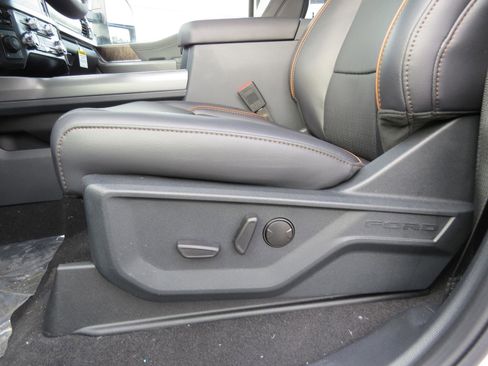 New 2025 Ford F250 Lariat w/ Lariat Ultimate Package image 23