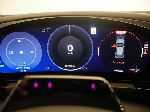 Certified 2026 Porsche Macan 4 Electric AWD/4WD image 40