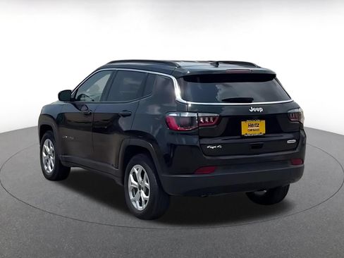 Used 2025 Jeep Compass Latitude AWD/4WD image 9