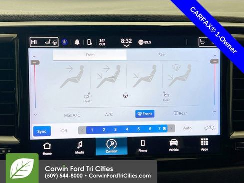 Used 2024 Chrysler Pacifica Touring-L image 9