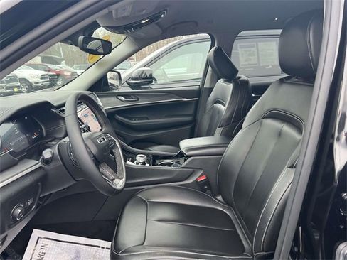 Certified 2023 Jeep Grand Cherokee Limited image 8