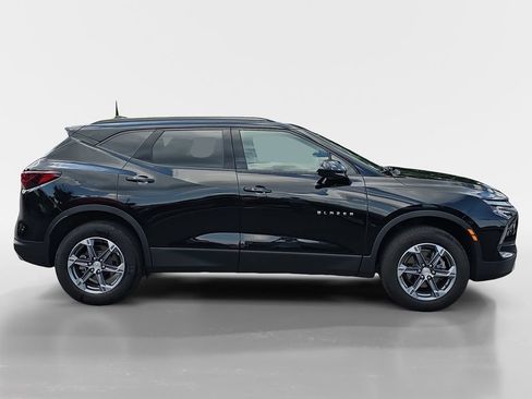 Used 2023 Chevrolet Blazer LT w/ Convenience Package FWD image 3