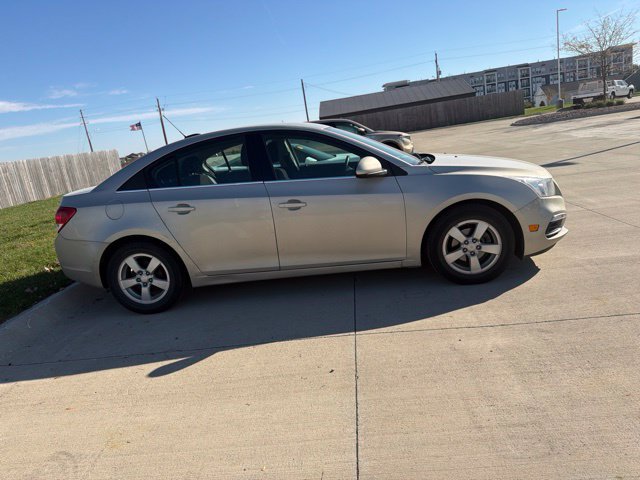 Used 2015 Chevrolet Cruze LT w/ Enhanced Safety Package FWD image 5