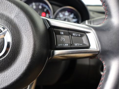 Used 2019 MAZDA MX-5 Miata Club w/ I-ACTIVSENSE Club Package RWD image 16