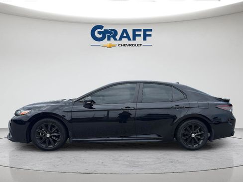Used 2023 Toyota Camry SE w/ Convenience Package AWD/4WD image 3