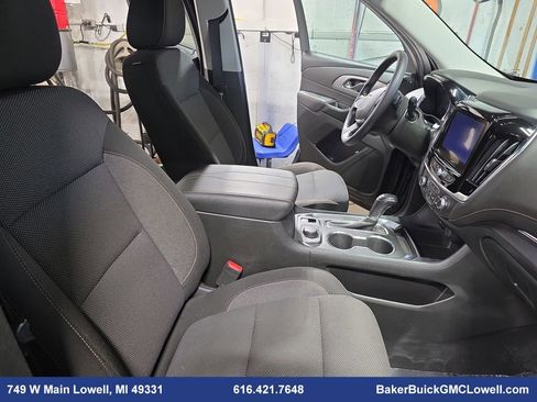 Used 2020 Chevrolet Traverse LT w/ Driver Confidence II Package image 10