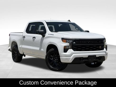 Used 2024 Chevrolet Silverado 1500 Custom RWD image 2