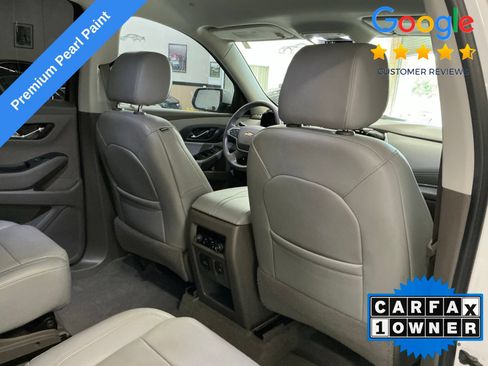 Used 2021 Chevrolet Traverse Premier FWD image 13