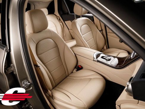 Used 2019 Mercedes-Benz GLC 300 4MATIC image 31