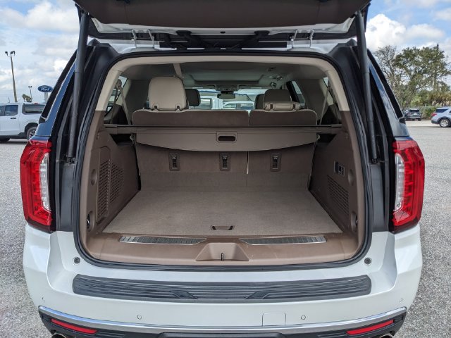Used 2023 GMC Yukon XL Denali RWD image 14