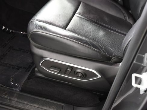 Used 2022 Jeep Wagoneer Series II AWD/4WD image 16