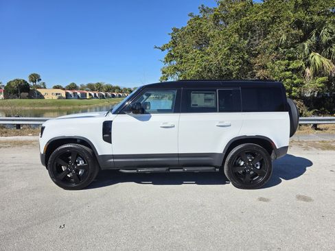 Used 2026 Land Rover Defender 110 S image 7