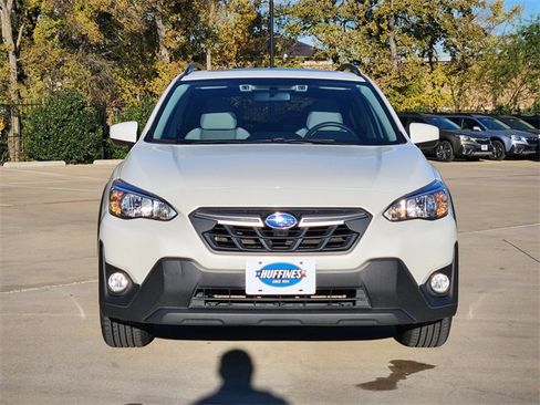 Used 2021 Subaru Crosstrek 2.0i Premium w/ Moonroof Package image 2