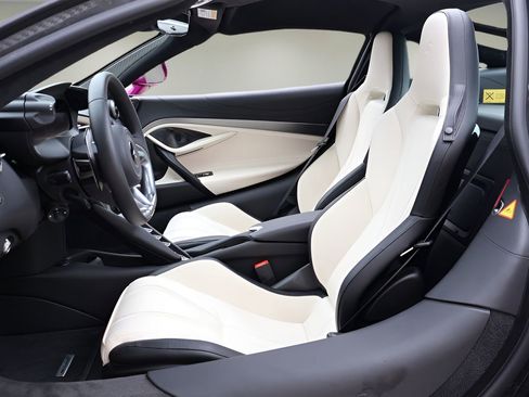 New 2026 McLaren 750S RWD image 9