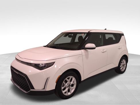 Certified 2023 Kia Soul S image 8