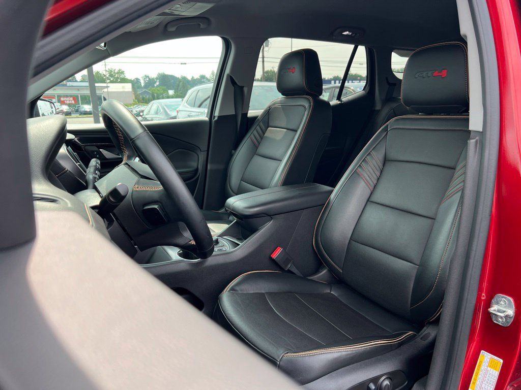Used 2023 GMC Terrain AT4 AWD/4WD image 17