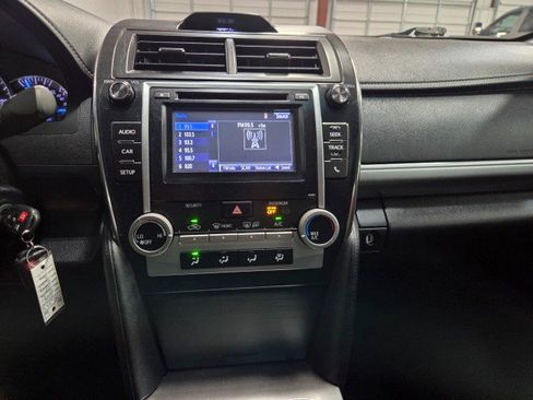 Used 2014 Toyota Camry SE FWD image 51