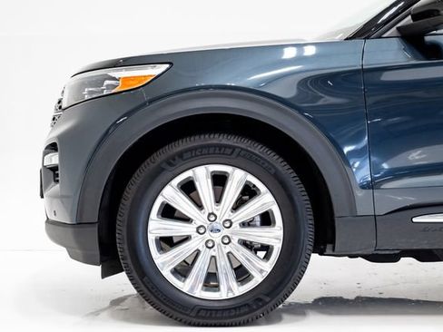 Used 2023 Ford Explorer Limited w/ Hybrid Equipment Group 310A AWD/4WD image 32