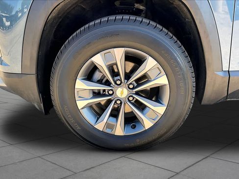 Used 2025 Chevrolet Equinox LT w/ Convenience Package II FWD image 11