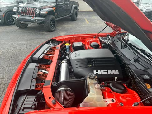 Used 2018 Dodge Challenger R/T w/ Blacktop Package RWD image 10
