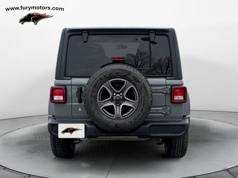 Used 2018 Jeep Wrangler Unlimited Sport S image 4