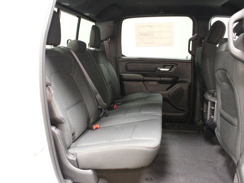 New 2026 RAM 1500 Express AWD/4WD image 17