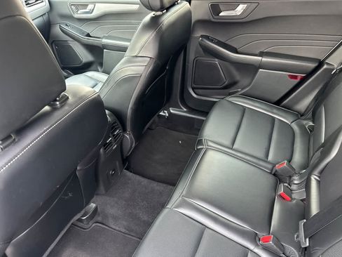 Certified 2025 Ford Escape Platinum AWD/4WD image 4