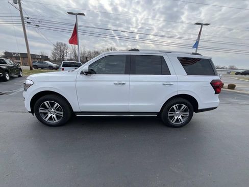 Used 2022 Ford Expedition Limited image 4