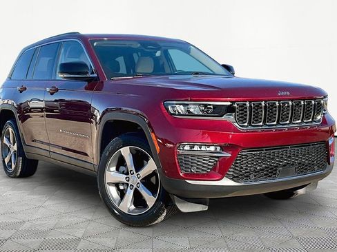 Used 2022 Jeep Grand Cherokee Limited w/ Luxury Tech Group II image 12