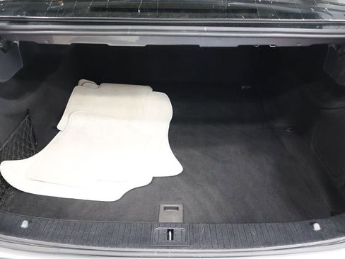 Used 2014 Mercedes-Benz E 350 Sedan image 27