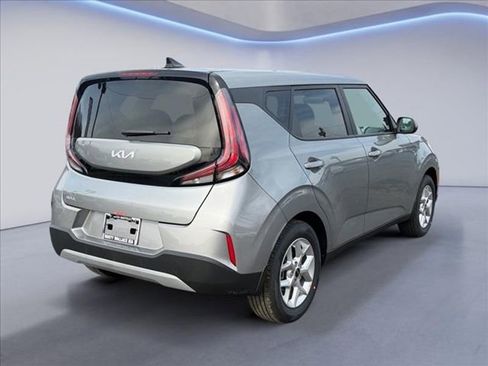New 2025 Kia Soul LX image 3