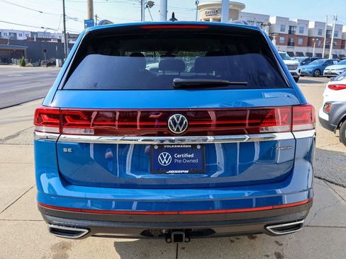 Certified 2025 Volkswagen Atlas SE image 4