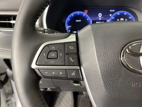 Used 2026 Toyota Highlander Platinum AWD/4WD image 17