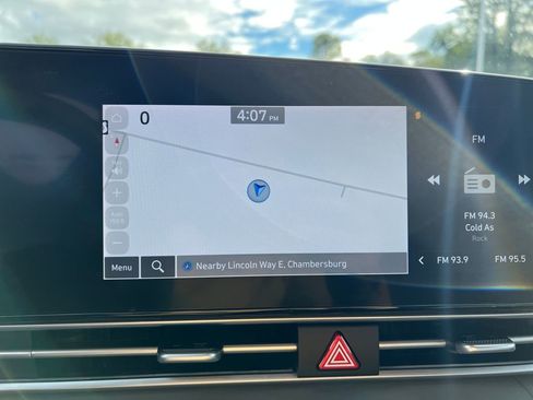 Used 2024 Hyundai Elantra SEL image 25