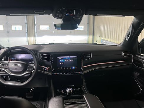 Used 2022 Jeep Wagoneer Series II image 23