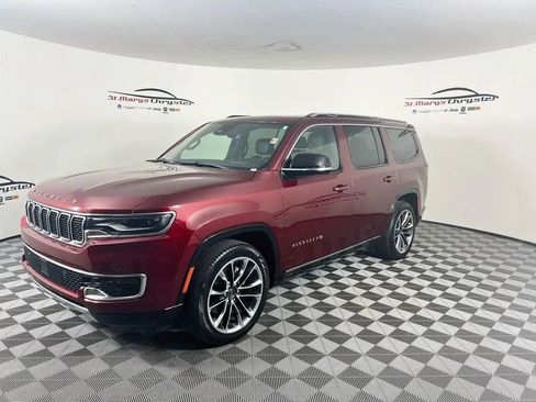 Used 2024 Jeep Wagoneer Series III w/ Premium Group I AWD/4WD image 4