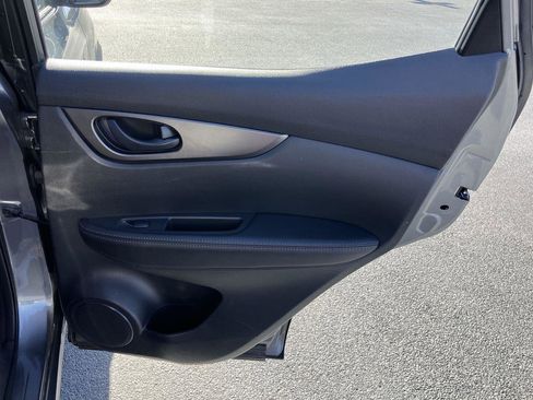 Used 2022 Nissan Rogue Sport S image 28