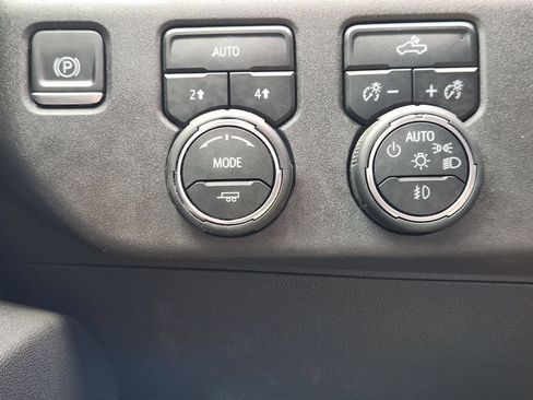 Used 2023 Chevrolet Silverado 1500 RST AWD/4WD image 23