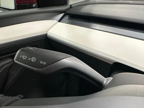 Used 2024 Tesla Model Y Performance AWD/4WD image 20