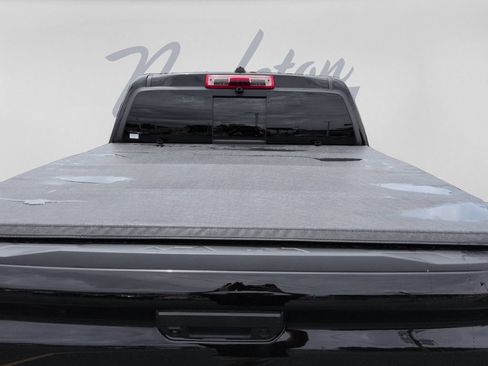 Used 2024 Chevrolet Colorado ZR2 w/ ZR2 Convenience Package III AWD/4WD image 31