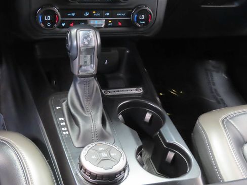 Used 2025 Ford Bronco Outer Banks AWD/4WD image 11