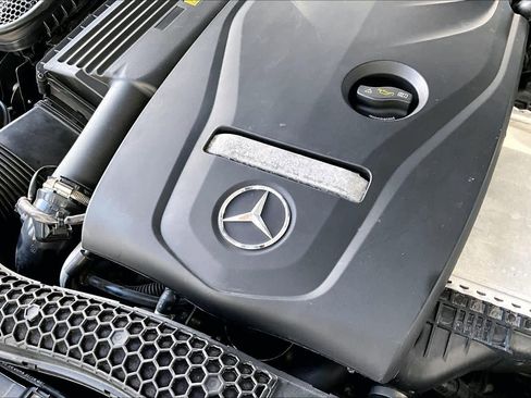 Used 2017 Mercedes-Benz C 300 Sedan image 32